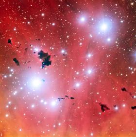Mgławica emisyjna IC 2944 w konstelacji Centaura. 6,5 tys. lat świetlnych od nas. Powstaje w niej i dorasta wiele gwiazd. Widać także tzw. globule Thackeraya. Zdjęcie wykonane przez VLT specjalnie na 15 urodziny.