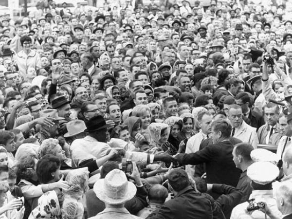 John F. Kennedy w Dallas tuż przed zamachem