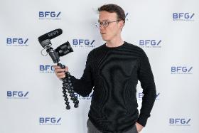 Eksperci z branży są zgodni co do tego, że jako dostarczyciel youtubowych treści już na samym początku Gonciarz się wybijał.