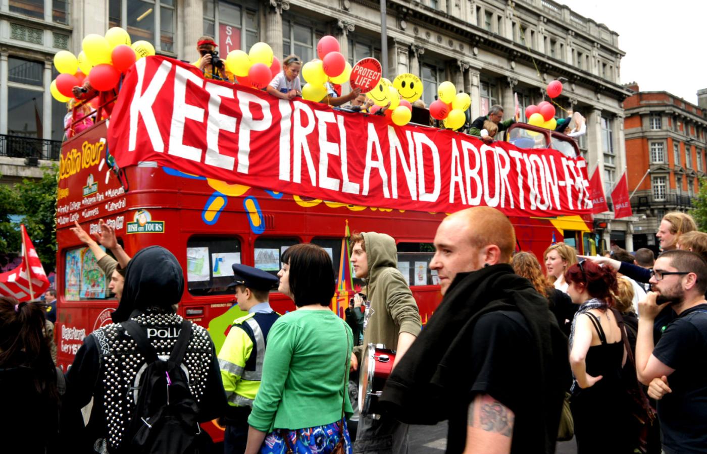 Irlandzkie prawo dopuszcza legalną aborcję jedynie w przypadku, gdy zagrożone jest życie ciężarnej.