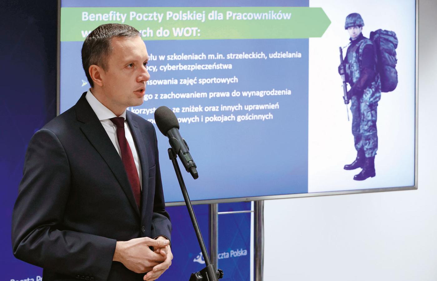 Prezes PP, a wcześniej wiceminister obrony narodowej, Tomasz Zdzikot sprawę militaryzacji swoich pracowników traktuje niezwykle serio.
