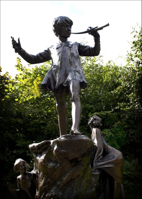 Piotruś Pan - rzeźba w londyńskim parku