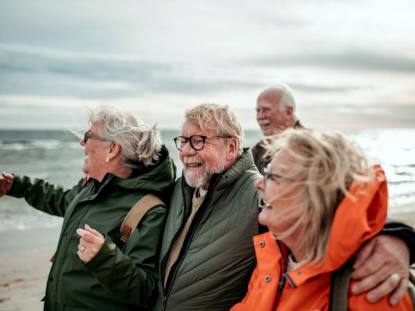 W 2005 r. udział osób w wieku 60+ wyniósł 17,2 proc., w 2024 r. już 26,6 proc. CBOS podaje, że w 2060 r. będzie ich 38,3 proc.