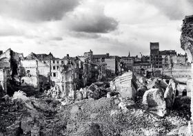 Ruiny Starego Miasta w rejonie katedry św. Jana