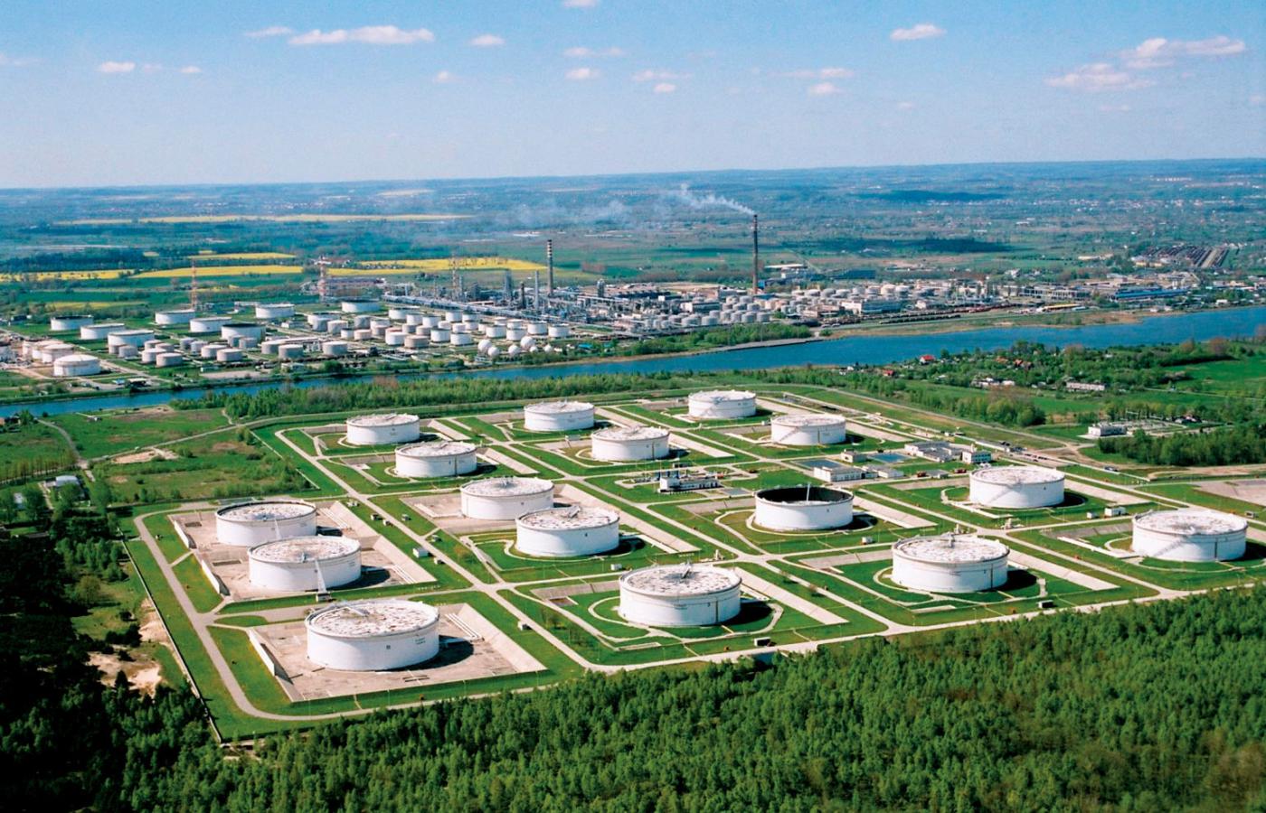 Magazyny ropy naftowej, którymi zarządza Grupa PERN.
