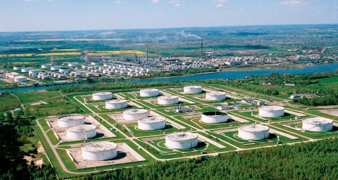 Magazyny ropy naftowej, którymi zarządza Grupa PERN.