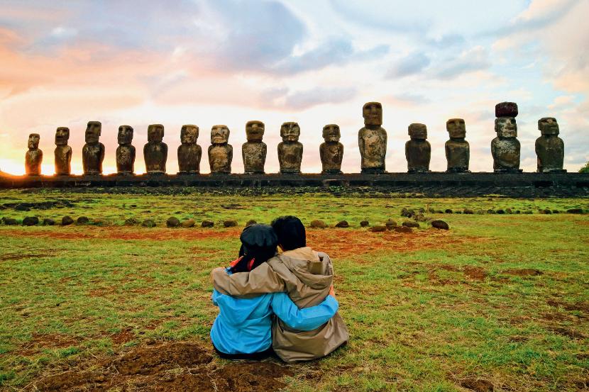Zachowało się ponad 600 tajemniczych posągów (moai).