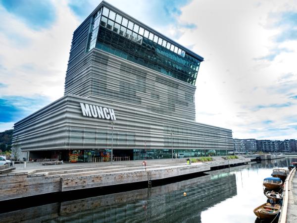 Imponująca bryła Muzeum Muncha w Oslo