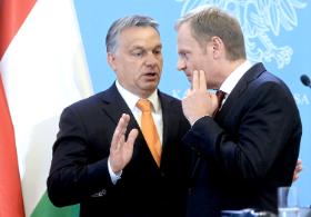 W latach 2010–14 Orbán miał w polskim premierze lojalnego sojusznika.