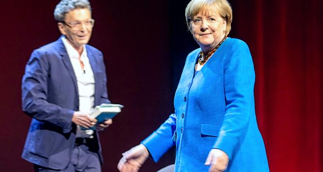 Angela Merkel i Alexander Osang podczas publicznego spotkania w czerwcu 2022 r.