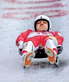 Mateusz Sochowicz, czyli nasz człowiek bez maski na saneczkowym torze.