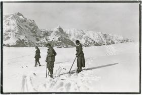 Biegi narciarskie w Engelbergu około 1920 r., zorganizowane w regionie Jeziora Czterech Kantonów.