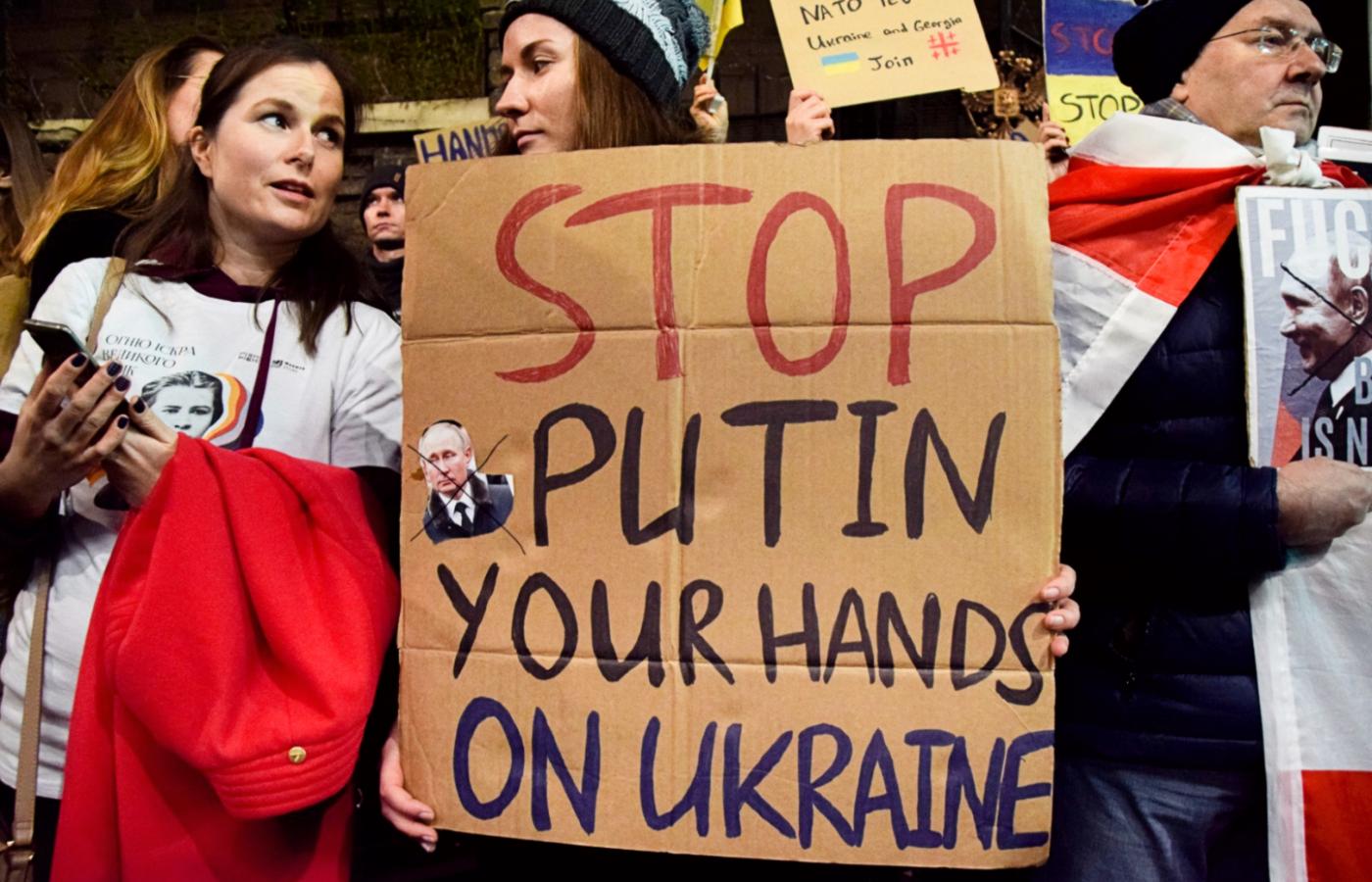 Protest Ukraińców przed ambasadą Rosji w Londynie