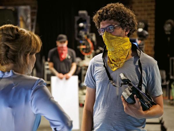 Jakub Piątek (na fot. na planie filmu „Prime Time”).