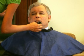 Jarosław Kaczyński do tej pory głównie mówił i przemawiał w różnych telewizjach. Ostatnio chwycił jednak za pióro.