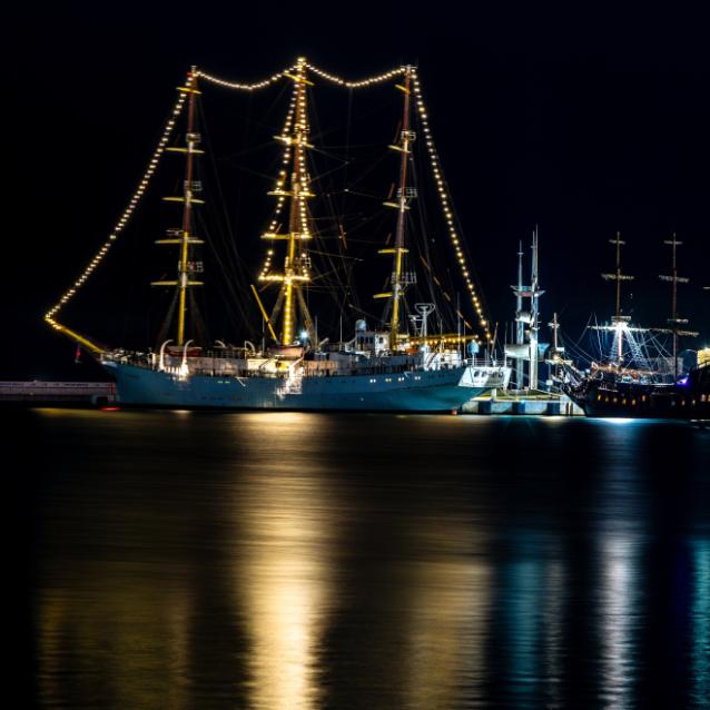 Gdynia nocą.