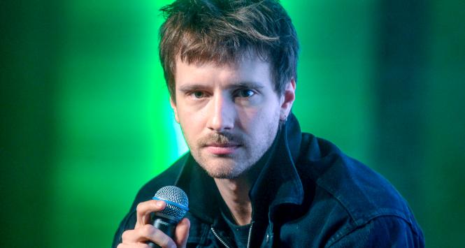 Maciej Musiał wchodzi w buty Krzysztofa Kieślowskiego.