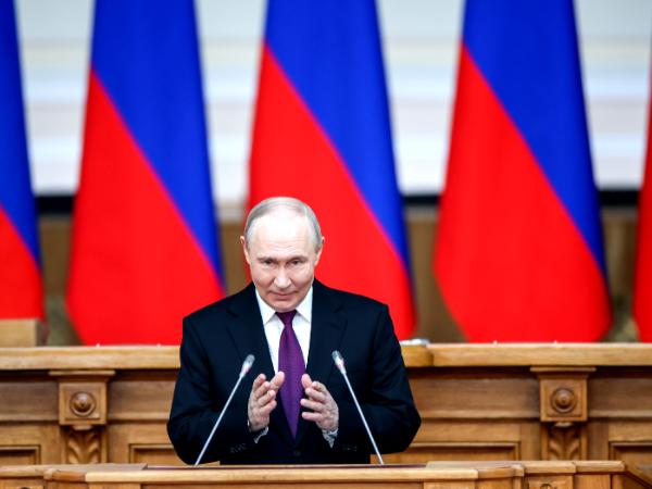 Władimir Putin w Sankt Petersburgu, 27 kwietnia 2026 r.