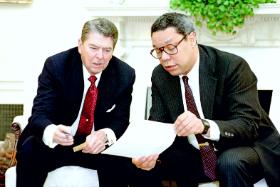 Ronald Reagan i Colin Powell, 1988 r.