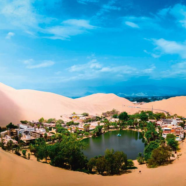 Huacachina – wioska zbudowana wokół oazy w południowo-zachodnim Peru. Istnienie oaz zawdzięczamy działalności transportującej wiatru.