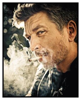 Po ukończeniu szóstego, ostatniego tomu „Mojej walki” pisarz ponoć pracuje nad książką, która nie ma nic wspólnego z jego życiem.