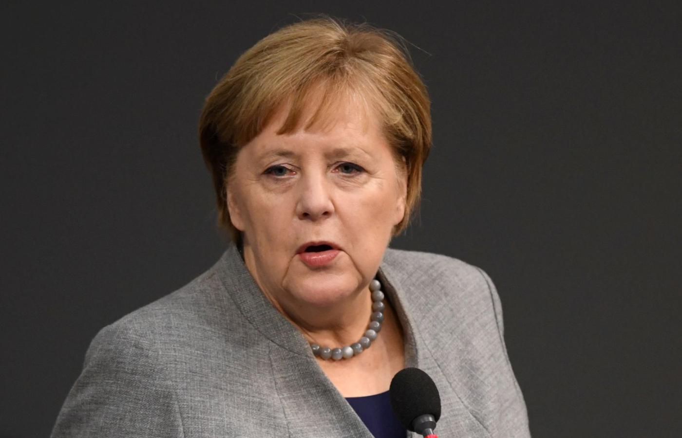 Za kadencji Angeli Merkel zniesiono pobór do wojska, zamykano elektrownie jądrowe, wprowadzono powszechną płacę minimalną. Niemcy stały się krajem imigracyjnym i dopuszczającym małżeństwa jednopłciowe.