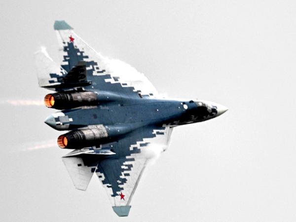 Rosyjski Su-57 podczas targów lotniczych Airshow China, listopad 2024 r.