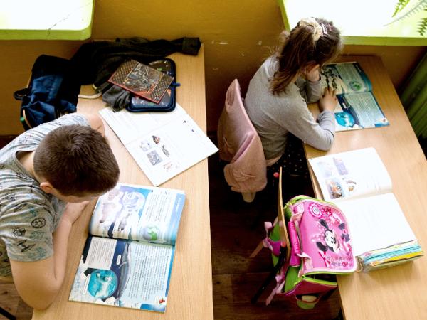 Raz okłamani uczniowie już nie przyjmują żadnej wiedzy szkolnej.
