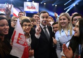 Duda musi ścigać Komorowskiego, od którego wciąż dzieli go ponad 20 pkt procentowych, i dalej budować swoją pozycję wśród prawicowego elektoratu.