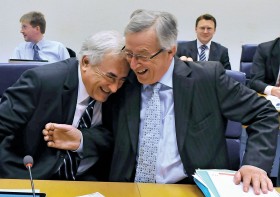 Kandydaturę Dominique Strauss-Kahna na dyrektora MFW wymyślił jego stary przyjaciel, premier Luksemburga Jean- Claude Juncker (po prawej).