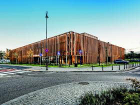 3. Niepubliczne liceum ogólnokształcące Akademeia High School w Warszawie. Projekt: Medusa Group. Pow. całkowita 5 tys. m kw. Koszt inwestycji nieznany.