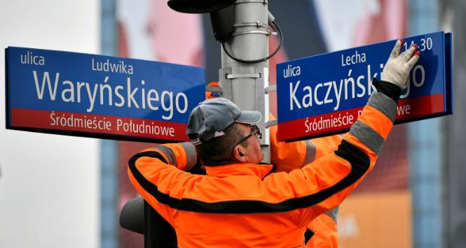 Al. Armii Ludowej na razie wraca do swojej nazwy.