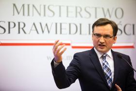 Nieoficjalnie wiemy, że odkąd ministrem sprawiedliwości został Ziobro, oskarżeni publicznie milczą.