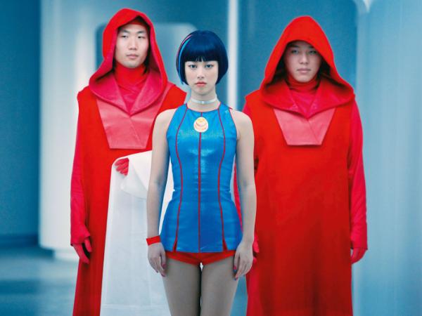 Doona Bae w ekranizacji „Atlasu chmur” Davida Mitchella (reż. siostry Wachowskie i Tom Tykwer, 2011 r.)