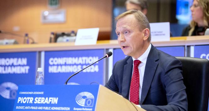 Piotr Serafin, przyszły komisarz ds. budżetu, w czasie przesłuchania przed europosłami. 7 listopada 2024 r.