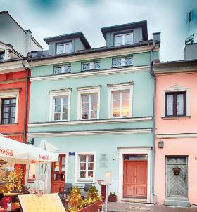 Rodzina Rubinsteinów często zmieniała mieszkania na krakowskim Kazimierzu. Kamienica przy ul. Szerokiej.