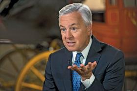 John Stumpf, prezes banku Wells Fargo, nie umiał przyznać się do winy.
