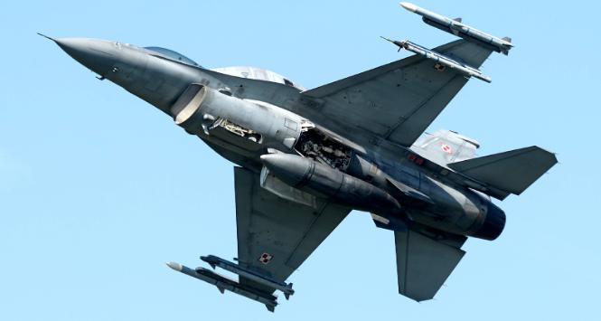 Ukrainie będzie się na pewno łatwiej bronić, gdy będzie miała w końcu myśliwce wielozadaniowe F-16, choć skrócony do minimum czas szkolenia (rok) rodzi pewne obawy o skuteczność ukraińskiego personelu.