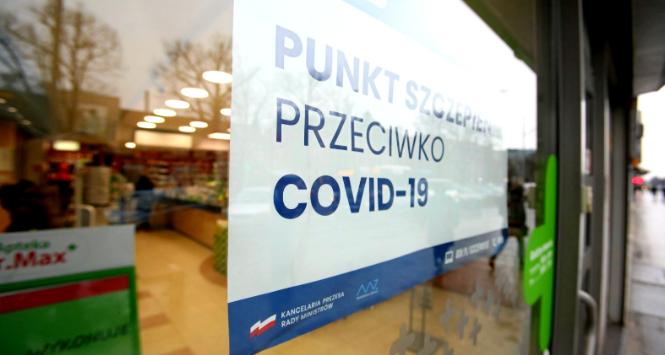 Covid, mimo malejącej agresywności kolejnych mutacji, nie przestał być groźny, szczególnie dla seniorów i dzieci.