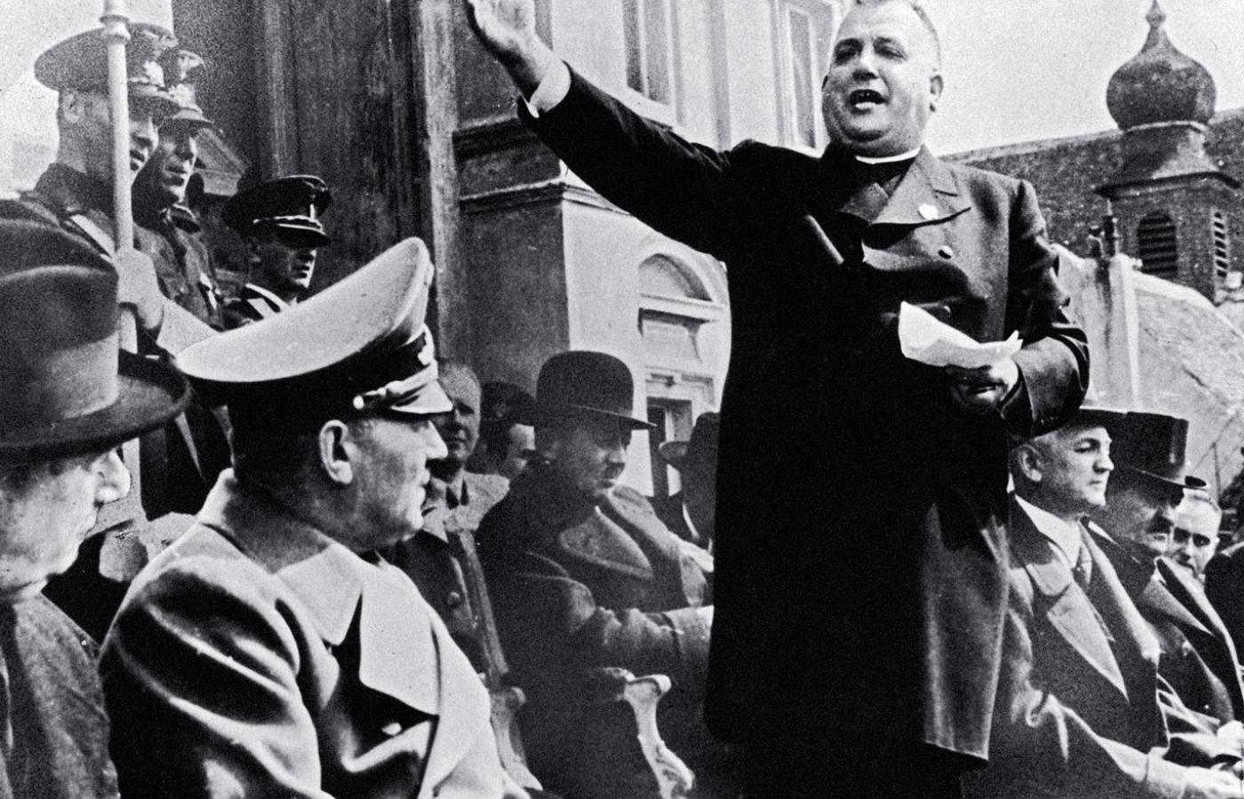 Prezydent Jozef Tiso wita nazistów w Republice Słowackiej, 1939 r.