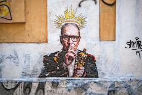 Mural z podobizną Ennia Morricone namalowany w Rzymie dzień po śmierci kompozytora.