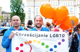 „Od lat jestem stronnikiem środowiska LGBT i właśnie w imię jego interesów bronię go przed pseudomoralistyką, która wszystko trywializuje i ułatwia.”