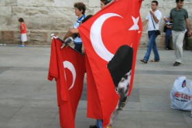 Ankara przekonuje, że sekularyzm, nowoczesność i demokratyczne porządki da się pogodzić z islamem.