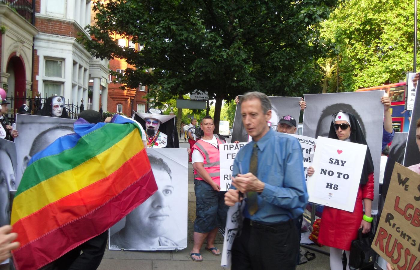 Londyński protest przeciwko zakazowi parady gejów w Rosji, 2011 r.