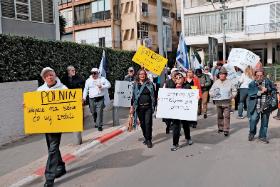 Liczniejszy był protest ludzi, którzy przeżyli Holokaust i poczuli się obrażeni znowelizowaną ustawą o IPN.