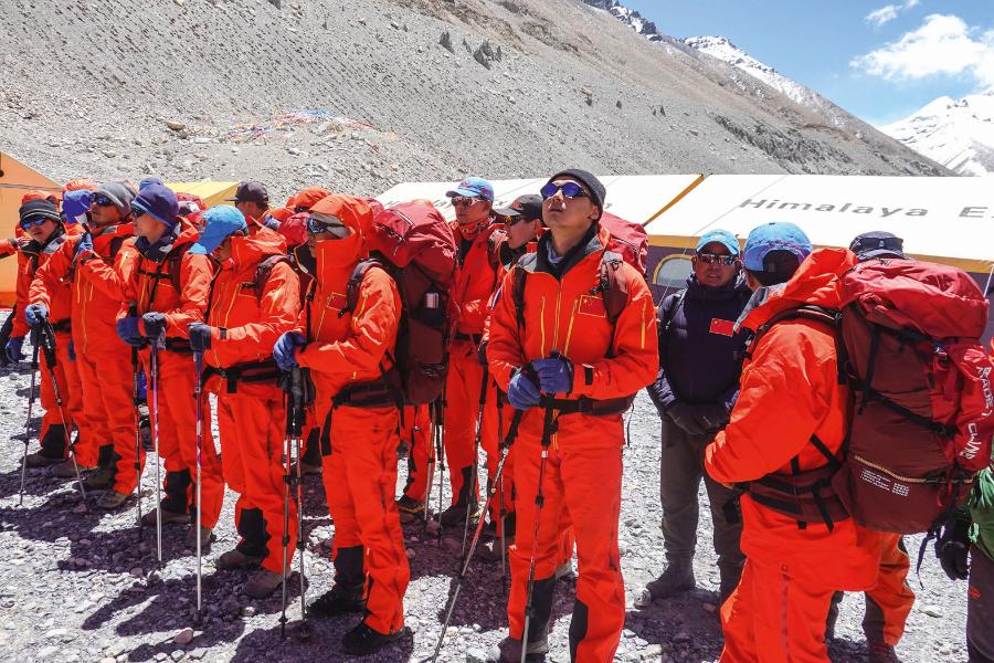 6 maja 2020 r. – początek ekspedycji chińskich geodetów na najwyższą górę świata.