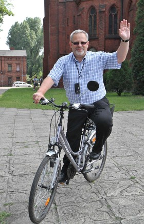 Ryszard Chudzik, były prezydent miasta, obecnie wiceprezes Przedsiębiorstwa Gospodarki Komunalnej. Najczęściej przemieszcza się rowerem.