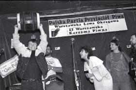 Impreza zorganizowana przez Polską Partię Przyjaciół Piwa w Warszawie, 15 marca 1993 r.