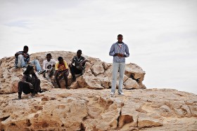 Na ogromnych piaszczystych przestrzeniach żyje tylko 3 mln ludzi.