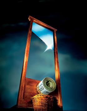 Odprawa przekraczająca kodeksowe trzy pensje będzie obłożona 70-proc. domiarem.